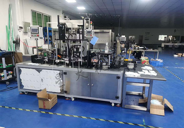 haha体育
江苏口罩机生产设备车间展示