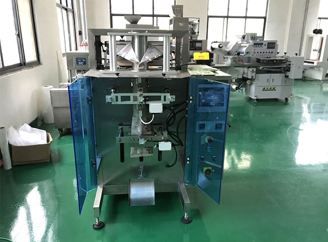 小型液体袋装haha体育灌装机设备展示