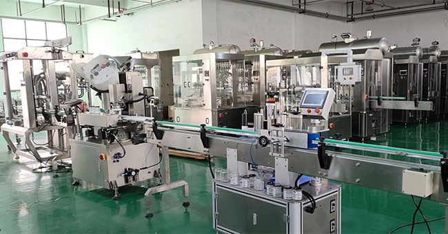 haha体育
小型灌装机设备车间实拍