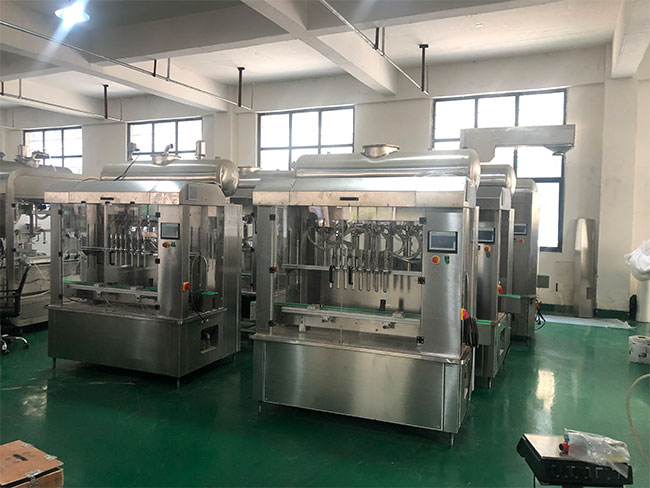 haha体育
膏体灌装机价格车间设备展示