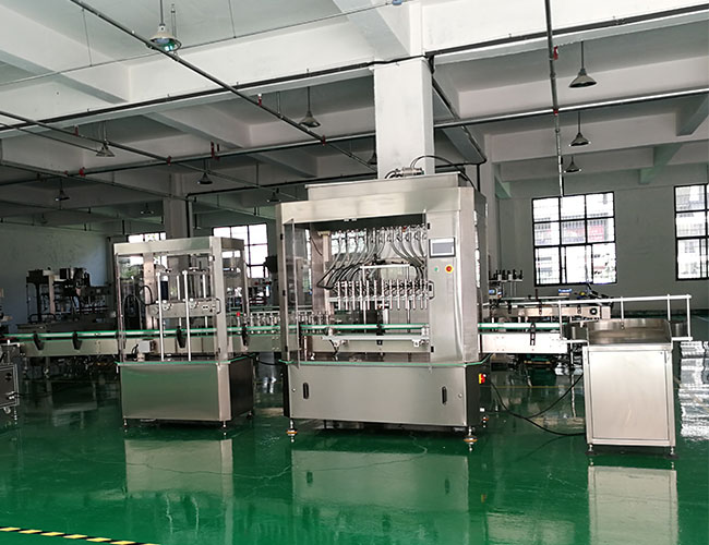 haha体育
液体灌装机设备展示