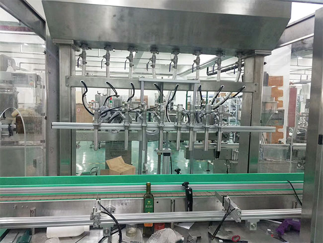 haha体育液体灌装机设备展示