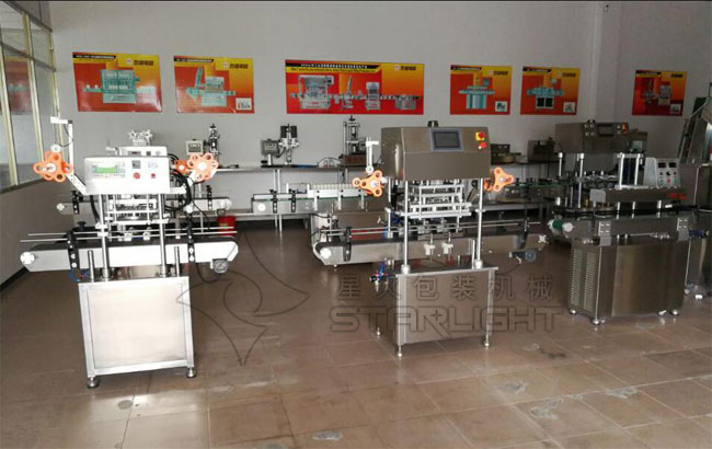 四头haha体育塑料瓶封口机